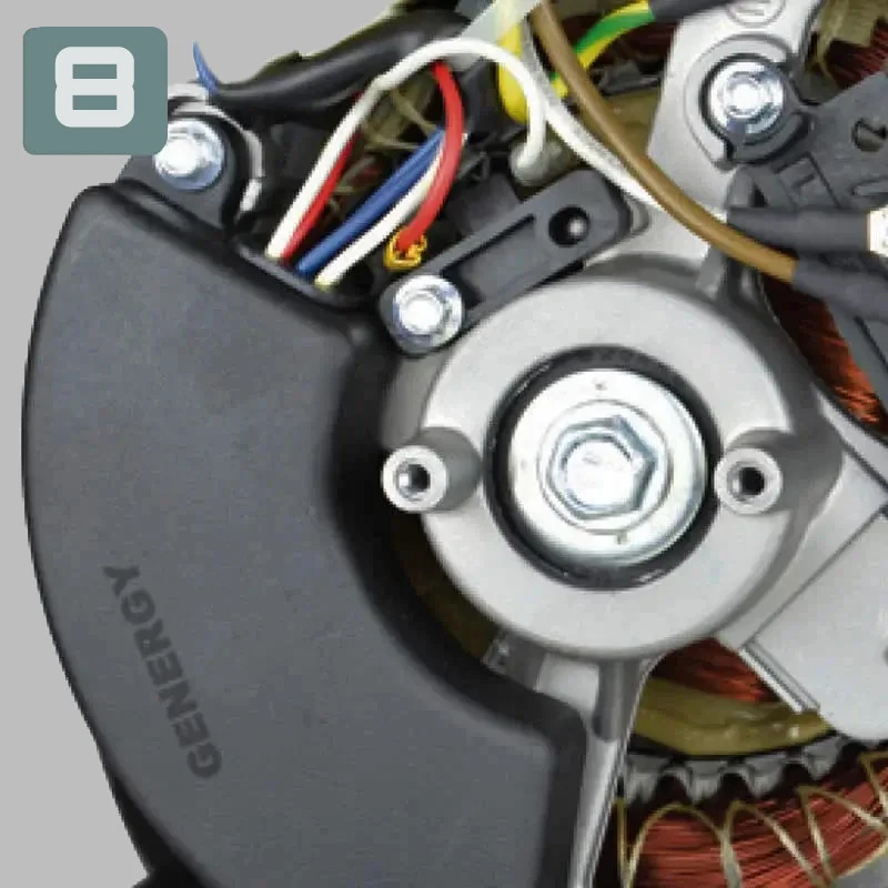 8 SVR RÉGULATEUR DE TENSION INTELLIGENT